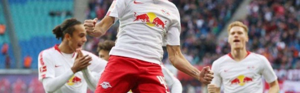  莱比锡红牛客场逆转击败门兴格拉德巴赫  