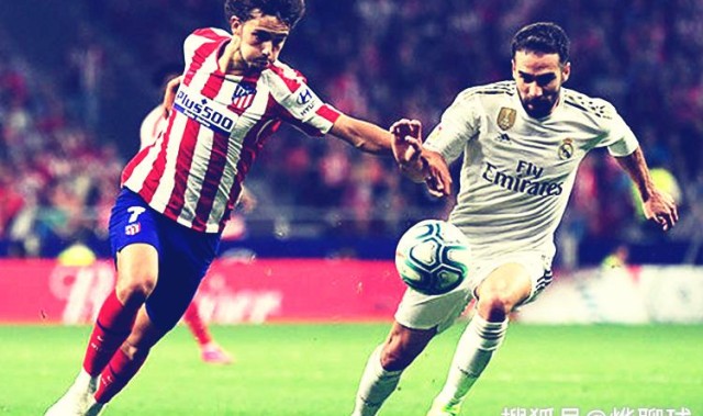  都灵德比战平双方球迷不满  