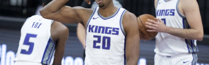  勇士压哨签约补强内线阵容深度  