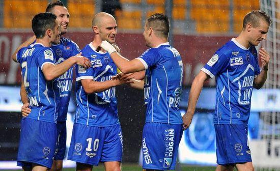  洛里昂客场逼平特鲁瓦，保级大战上演防守大战